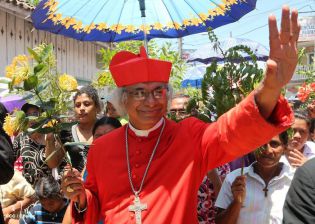 Familias de Ometepe reciben visita del Cardenal Leopoldo Brenes 