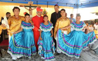 Familias de Ometepe reciben visita del Cardenal Leopoldo Brenes 