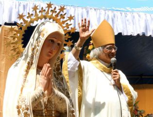 Familias de Ometepe reciben visita del Cardenal Leopoldo Brenes 