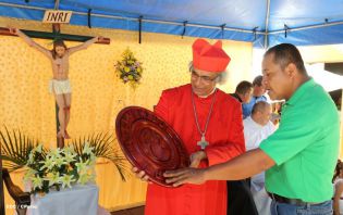 Familias de Ometepe reciben visita del Cardenal Leopoldo Brenes 