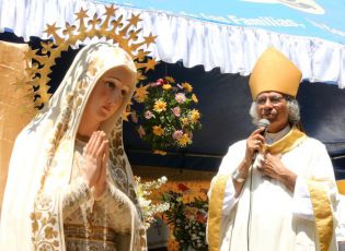 Familias de Ometepe reciben visita del Cardenal Leopoldo Brenes 