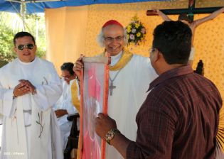 Familias de Ometepe reciben visita del Cardenal Leopoldo Brenes 