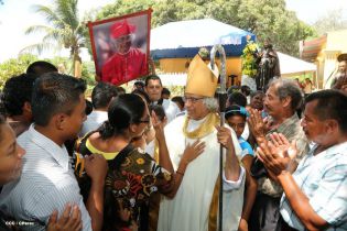 Familias de Ometepe reciben visita del Cardenal Leopoldo Brenes 
