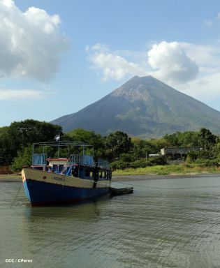 Familias de Ometepe reciben visita del Cardenal Leopoldo Brenes 
