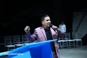 Vigilia en celebración de los aniversarios de Ríos de Agua Viva y Radio Maranatha