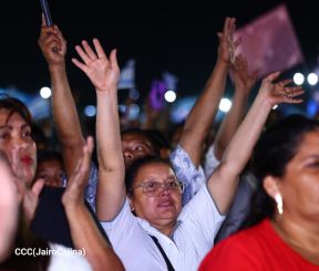 Vigilia en celebración de los aniversarios de Ríos de Agua Viva y Radio Maranatha