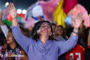 Vigilia en celebración de los aniversarios de Ríos de Agua Viva y Radio Maranatha