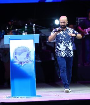 Vigilia en celebración de los aniversarios de Ríos de Agua Viva y Radio Maranatha