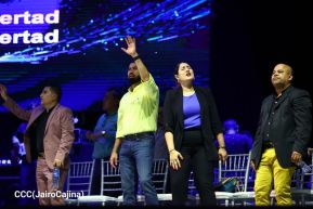 Vigilia en celebración de los aniversarios de Ríos de Agua Viva y Radio Maranatha