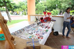 Exquisiteces chinandeganas deleitan a familias en la Avenida de Bolívar a Chávez