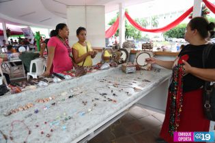 Exquisiteces chinandeganas deleitan a familias en la Avenida de Bolívar a Chávez