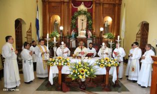 Pueblo católico de El Sauce recibe con júbilo al Cardenal Brenes