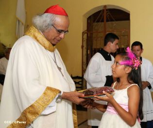 Pueblo católico de El Sauce recibe con júbilo al Cardenal Brenes