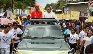Pueblo católico de El Sauce recibe con júbilo al Cardenal Brenes