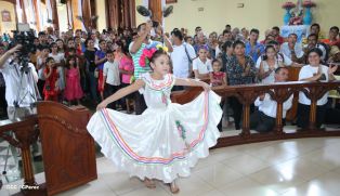 Pueblo católico de El Sauce recibe con júbilo al Cardenal Brenes