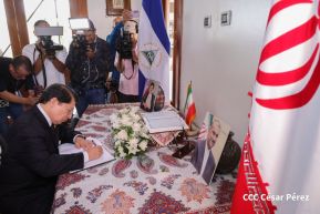 Firma del Libro de Condolencias por el fallecimiento del Presidente de Irán Ebrahim Raisi y su Comitiva