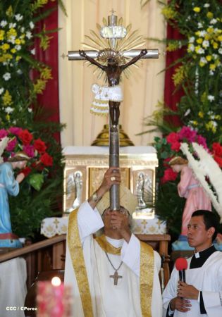 Pueblo católico de El Sauce recibe con júbilo al Cardenal Brenes