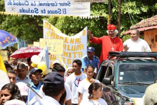 Pueblo católico de El Sauce recibe con júbilo al Cardenal Brenes