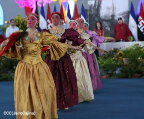 Acto en celebración acto de la entrega de buses de China a transportistas de Managua