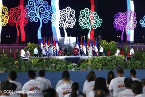 Acto en celebración acto de la entrega de buses de China a transportistas de Managua