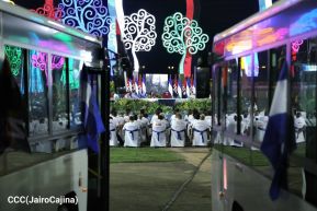 Acto en celebración acto de la entrega de buses de China a transportistas de Managua