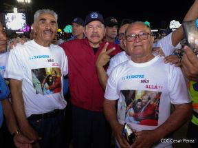 Acto en celebración acto de la entrega de buses de China a transportistas de Managua
