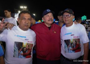 Acto en celebración acto de la entrega de buses de China a transportistas de Managua