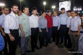Acto en celebración acto de la entrega de buses de China a transportistas de Managua