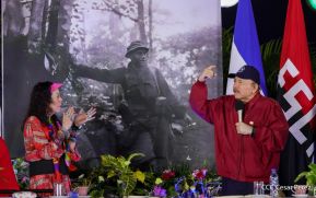 Acto en celebración acto de la entrega de buses de China a transportistas de Managua