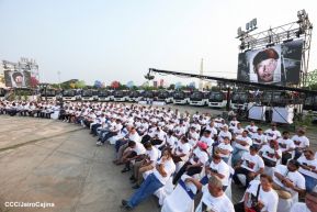 Acto en celebración acto de la entrega de buses de China a transportistas de Managua