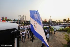 Acto en celebración acto de la entrega de buses de China a transportistas de Managua
