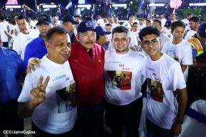 Acto en celebración acto de la entrega de buses de China a transportistas de Managua