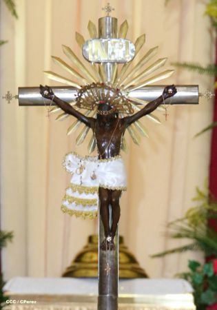 Pueblo católico de El Sauce recibe con júbilo al Cardenal Brenes