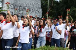 Nicaragua rinde honores al Comandante Carlos Fonseca Amador a 88 años de su natalicio 