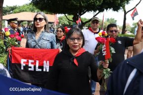 Nicaragua rinde honores al Comandante Carlos Fonseca Amador a 88 años de su natalicio 