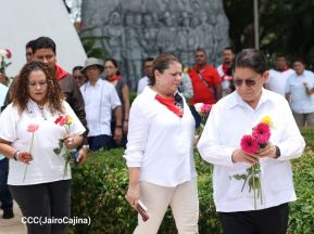Nicaragua rinde honores al Comandante Carlos Fonseca Amador a 88 años de su natalicio 