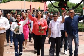 Nicaragua rinde honores al Comandante Carlos Fonseca Amador a 88 años de su natalicio 