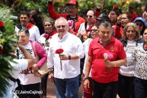Nicaragua rinde honores al Comandante Carlos Fonseca Amador a 88 años de su natalicio 