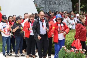 Nicaragua rinde honores al Comandante Carlos Fonseca Amador a 88 años de su natalicio 