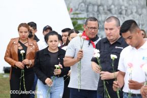 Nicaragua rinde honores al Comandante Carlos Fonseca Amador a 88 años de su natalicio 