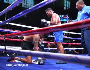 Velada de Boxeo Regreso a Casa en el Polideportivo Alexis Arguello