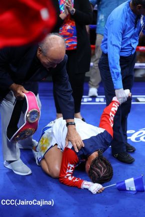 Velada de Boxeo Regreso a Casa en el Polideportivo Alexis Arguello