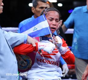 Velada de Boxeo Regreso a Casa en el Polideportivo Alexis Arguello