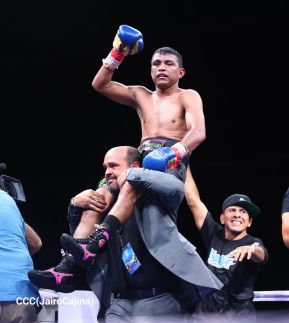 Velada de Boxeo Regreso a Casa en el Polideportivo Alexis Arguello