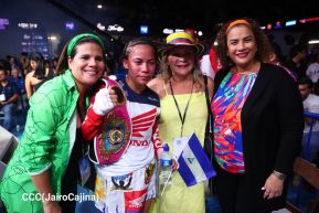 Velada de Boxeo Regreso a Casa en el Polideportivo Alexis Arguello