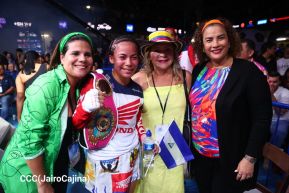 Velada de Boxeo Regreso a Casa en el Polideportivo Alexis Arguello