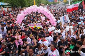 Mega Concierto en la Avenida de Bolívar a Chávez en saludo al 45/19