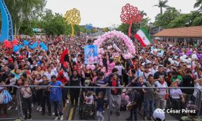 Mega Concierto en la Avenida de Bolívar a Chávez en saludo al 45/19