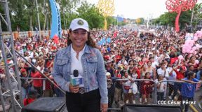 Mega Concierto en la Avenida de Bolívar a Chávez en saludo al 45/19