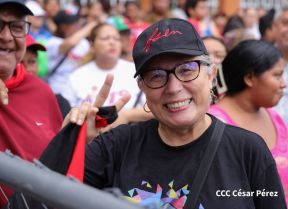 Mega Concierto en la Avenida de Bolívar a Chávez en saludo al 45/19